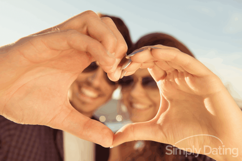 Understanding the Early Stages of Online Romance